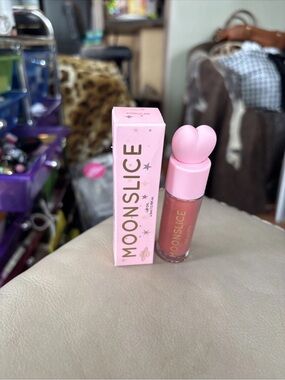 Moonslice Pink Lip Oil In Shade Popular - Soft Pink Shine.  New!